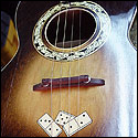 Decorative details on the guitar top